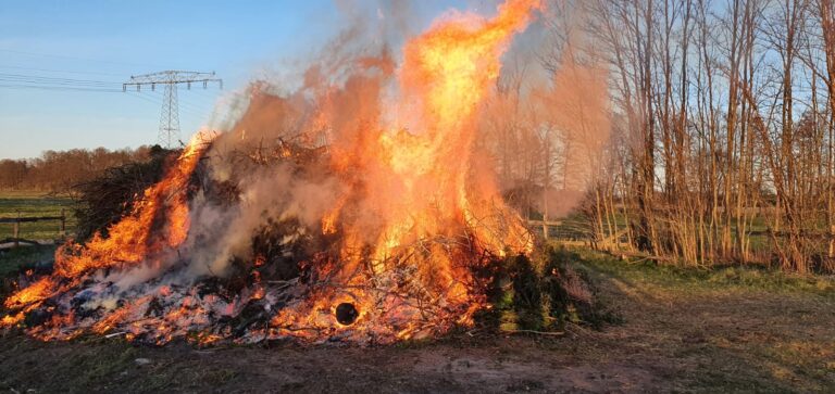 Mehr über den Artikel erfahren Neue Verordnung: Osterfeuer werden dieses Jahr teurer