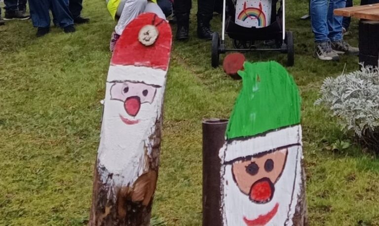 Mehr über den Artikel erfahren Weihnachtstreffen am neu gestalttetem Dorfdreieck in Klein Klessow